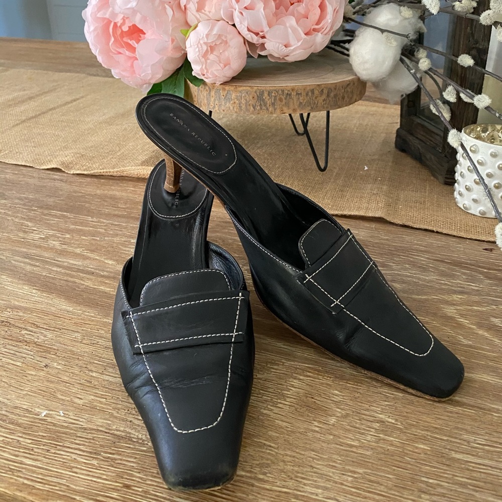 Banana Republic Kitten Heel Slides: Size 9-/12